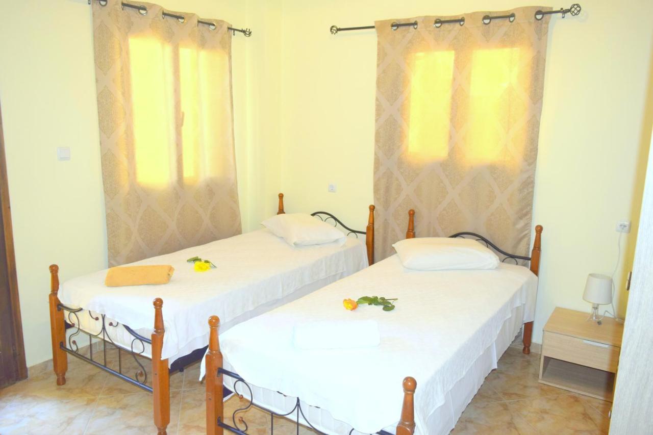 Dourios Ippos Apartments Frikes Buitenkant foto